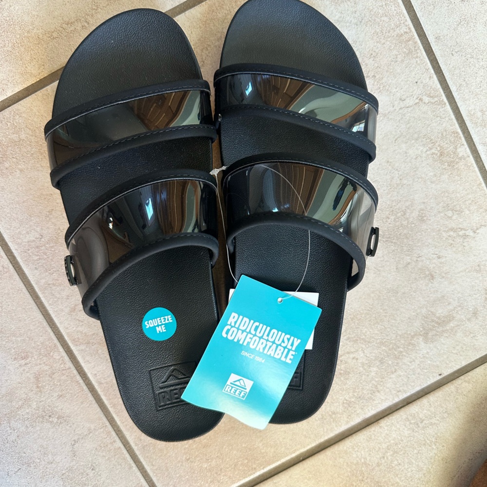 Reef Sandals size 9.5, brand new with tags